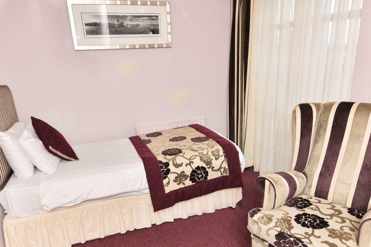 Clarion Collection Hotel Belfast Loughshore 卡瑞克福格斯 外观 照片